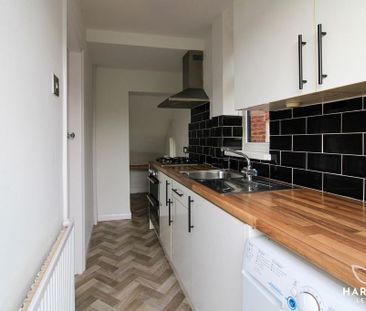 2 bedroom semi-detached house to rent - Photo 6