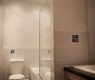 4 bedroom terraced house to rent - Photo 5