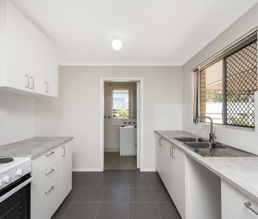 Spacious Family Living in a Prime Hamersley Location - Photo 6