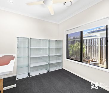 STUNNING FAMILY HOME IN BEAUTIFUL KINROSS ESTATE - Photo 6