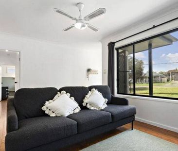 Family home with room to relax - Photo 1