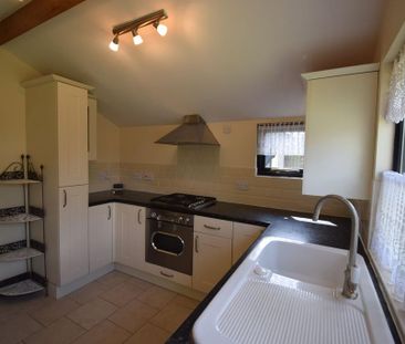 2 bedroom semi-detached house to rent - Photo 3