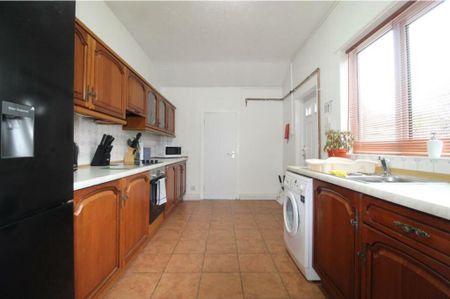 4 bedroom house of multiple occupation to rent - Photo 3