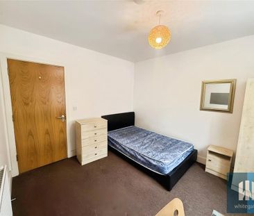 1 bedroom in a house share to rent - Photo 4