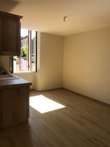 Location Appartement 1 pièce 28m² LA ROCHE CHALAIS 24490 - Photo 5