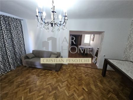 Casa 5 camere, zona Mihai Bravu, Ploiesti - Fotografie 2