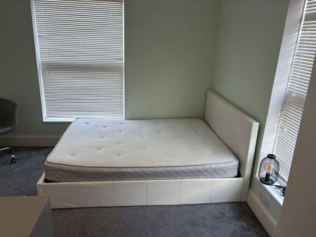 1 bedroom house of multiple occupation to rent - Photo 4