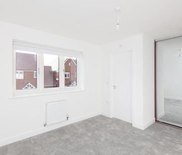 3 bedroom end of terrace house to rent - Photo 5