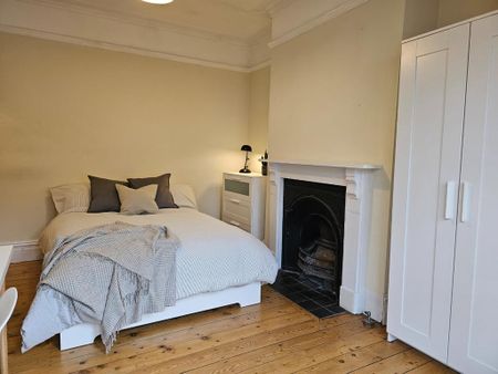 4 bedroom semi-detached house to rent - Photo 3