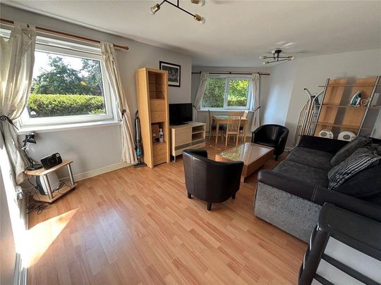 3 bedroom flat to rent - Photo 1