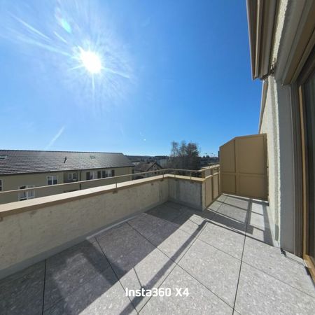 Neue, helle 3½-Zimmer-Attikawohnung mit Terrasse - Photo 4