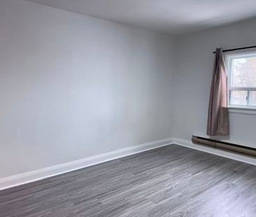 For Lease - 393 Glenholme Avenue Unit# (Main), Toronto, Ontario - Photo 3