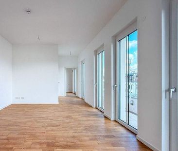 Dachgeschosswohnung nah Schloß Charlottenburg - Großzügige 2 Zimmer... - Foto 1