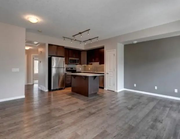 Townhouse with Garage & Balcony Overlooking Garden! | Calgary - Photo 1