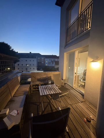 Besonderheit! Gemütliche 2-Zimmer-Maisonettewohnung mit schöner Dachterrasse und möblierter Küche im Stadtzentrum Ried - Photo 4