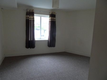 Ellis Court, Textile St, Dewsbury, WF13 - Photo 3