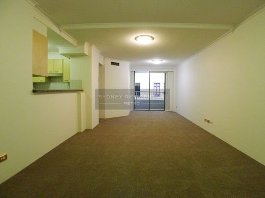 Oversized 1 Bedroom Apartment + Parking - Harbours Edge - Photo 1