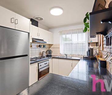 Neat 2 Bedroom Unit - Photo 2