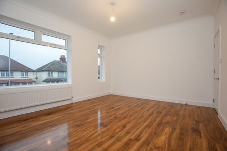 Burlington Road, KT3 (Flat) - Photo 3