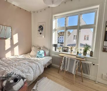 Indbydende lejlighed med lys og klassiske detaljer i Aalborg - Photo 3