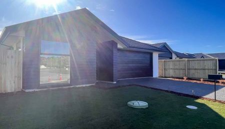 New Year, New Home! 4 Bedroom Home in Kennedy's Green! - Photo 3