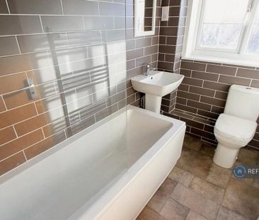 3 bedroom terraced house to rent - Photo 6