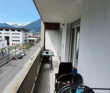 4.5 pces spacieux avec balcon et place de parc près de l'école - Photo 1