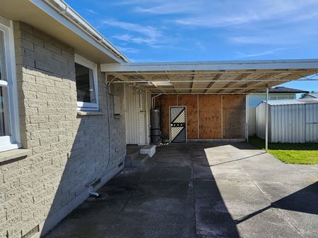 Two Dwellings and Pet Friendly! - Photo 2