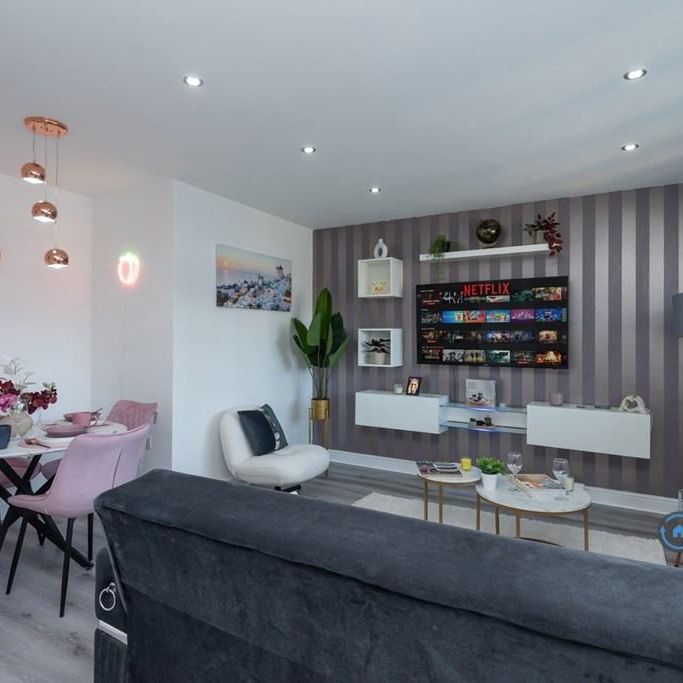 2 bedroom flat to rent - Photo 1