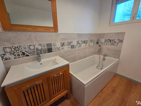 SAINT LAURENT EN CAUX, maison à louer 5 chambres, véranda avec jardin. - Photo 5