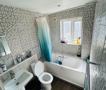 Room in a Shared House, Clifford Road, E16 - Photo 3