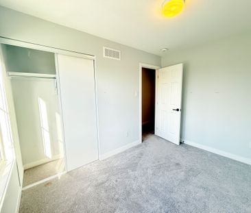 For Lease - 63 Stitch Mews, Stittsville - Munster - Richmond, Ontario - Photo 5