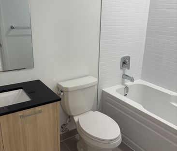 For Lease - 3250 Carding Mill Trail Unit# 322, Oakville, Ontario - Photo 5