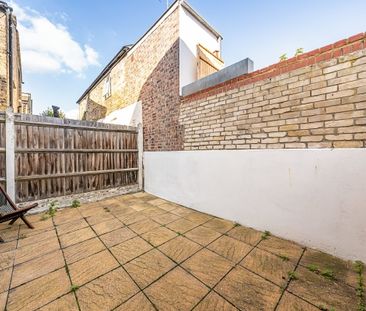 3 bedroom terraced house to rent - Photo 3