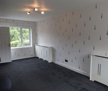 3 bedroom end of terrace house to rent - Photo 3