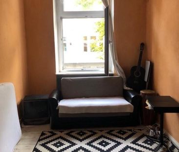 Ich biete ein gut gelegenes Zimmer an. - Foto 1