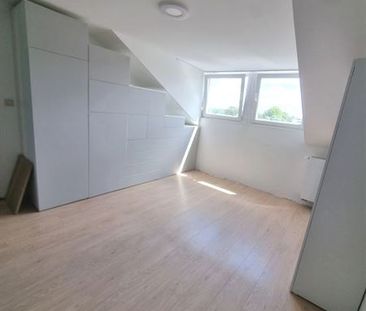 Mérode - Bel appartement DUPLEX 2 chambres avec grenier - Foto 5