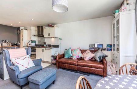 2 Bed Flat, Walk House, BN1 - Photo 3