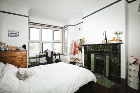 5 bedroom terraced house to rent - Photo 4