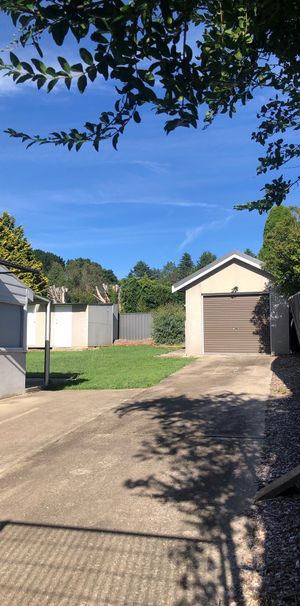 37 Martin St, Katoomba NSW 2780 - House For Rent | Domain - Photo 2