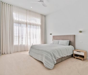 Luxurious Beachside Home - Photo 5