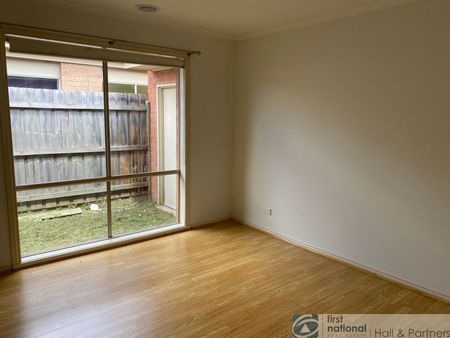 16 Karwarren Way, Cranbourne West - Photo 3