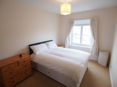 3 bedroom flat to rent - Photo 5