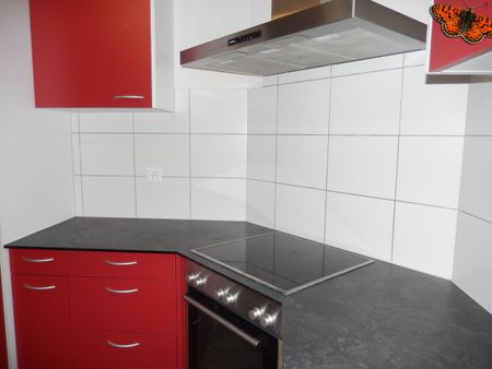 CHARMING 2 ½-PIECE DUPLEX – The charm of living in the heart of the City! - Photo 3