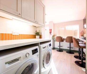 OX Living is proud to present this high-quality 8-bedroom co-living... - Photo 3