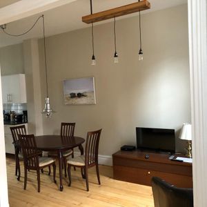 Logement 2 chambres, 1 salle de bain - Photo 2