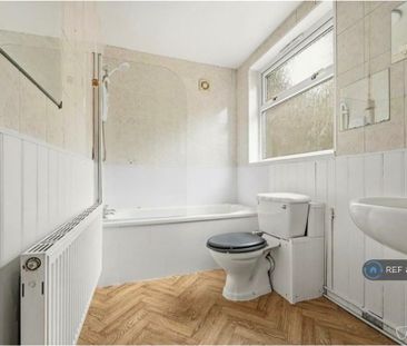 2 bedroom end of terrace house to rent - Photo 4