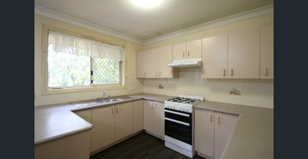 Comfortable Family Home - Photo 5