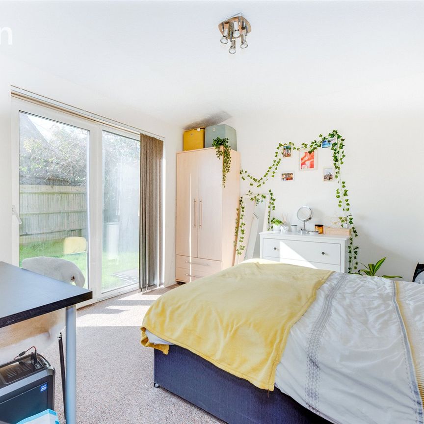 6 bedroom semi-detached house to rent - Photo 1