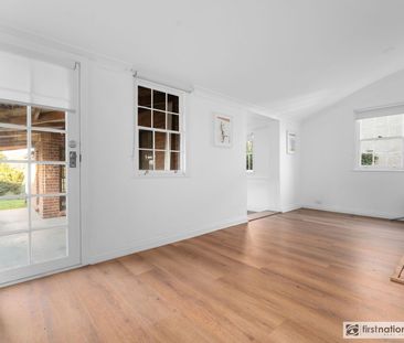 Charming Central Cottage – Walk to the CBD - Photo 5